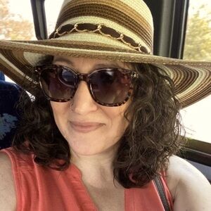 Meet your Posher, Abby